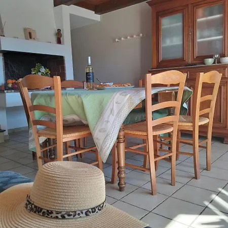 Holiday home Mas De Trescouvieux Laval-Saint-Roman